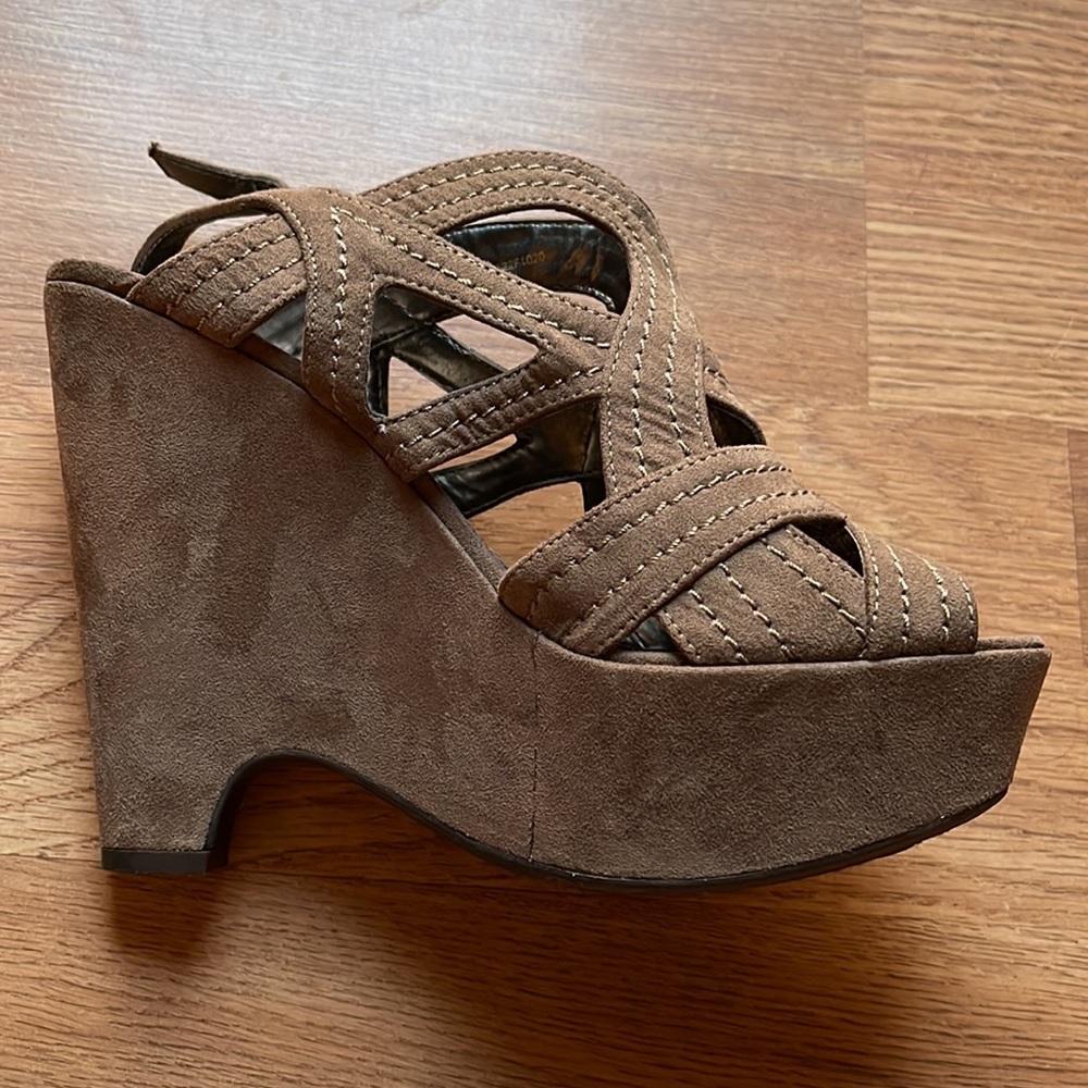 Carlos by Carlos Santana Wedges